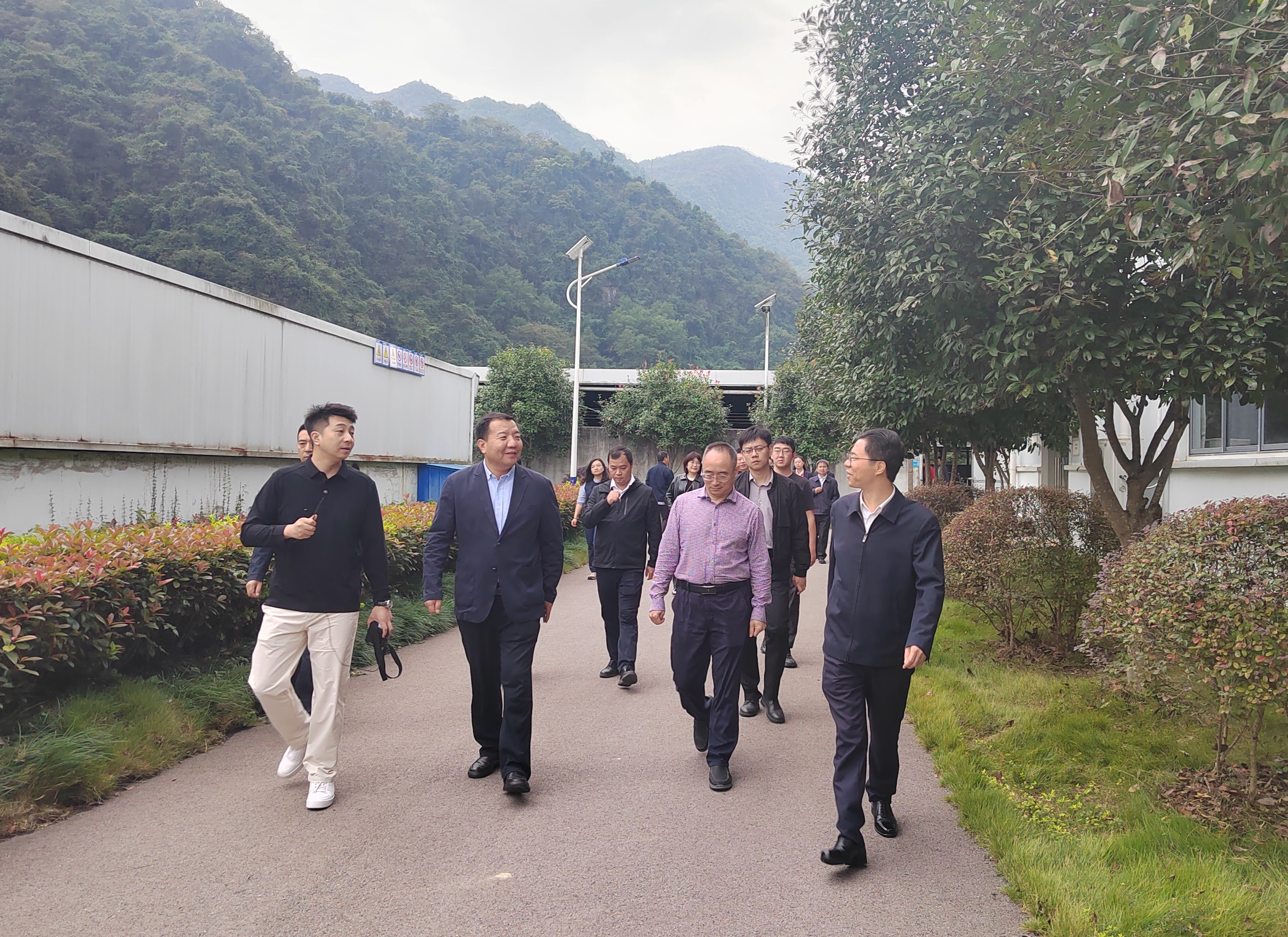 全國人大民委 國家民委蒞臨清江鱘龍調研